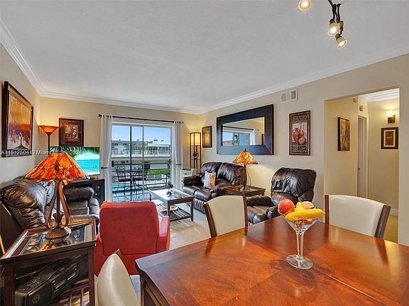 2nd image of 16901 NE 13th Ave APT 212