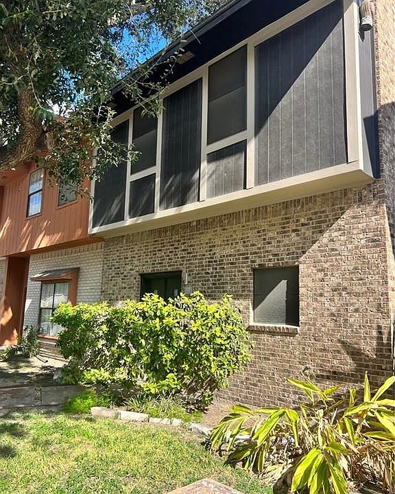 1st image of 1118 Redbud Ave