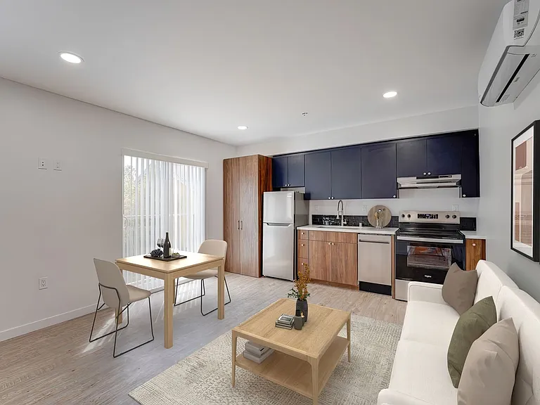 Duplet at Hillcrest | Modern Studio, 1 & 3 Bedroom Apartments — Photo 19