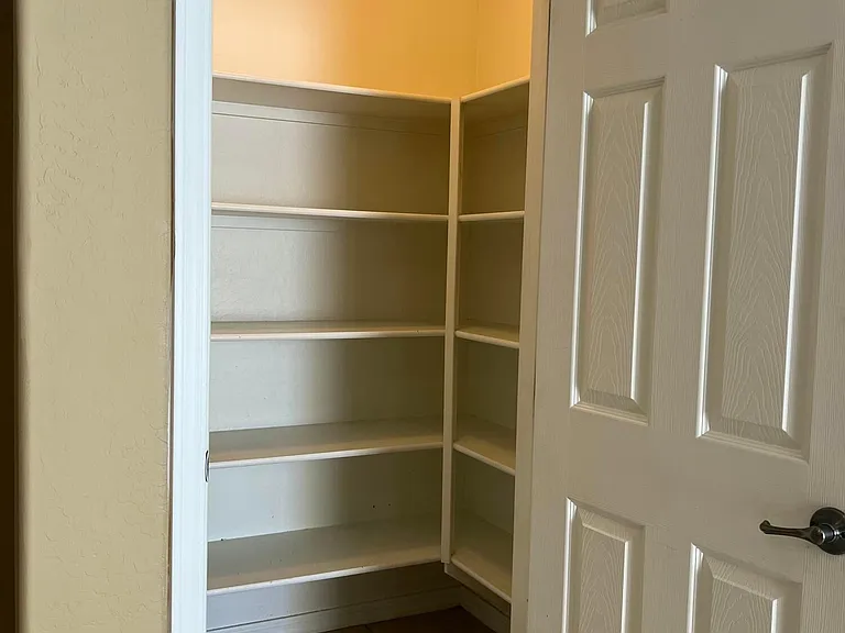 6734 W Blackstone Ln — Photo 11