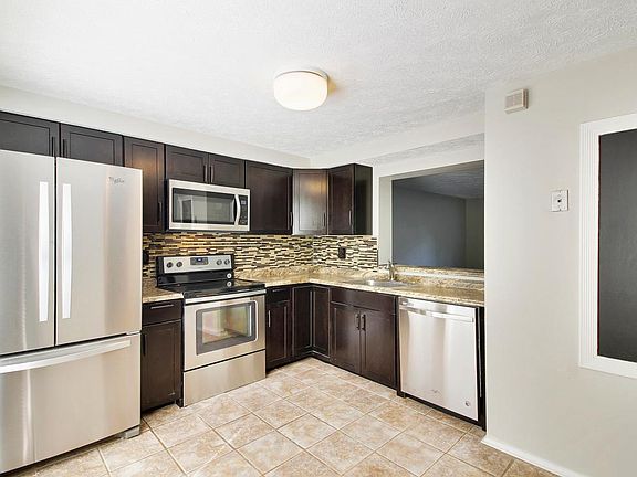 main level kitchen