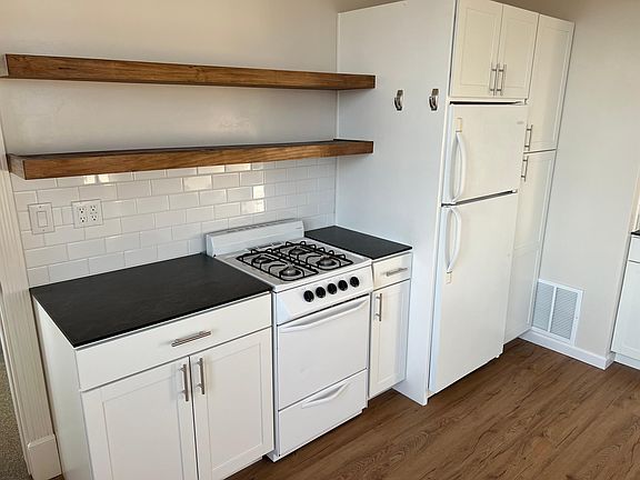 3rd image of 245 S Kalorama St