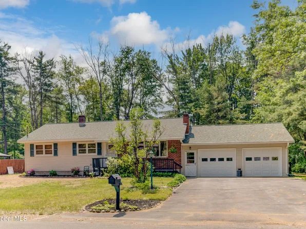 8 Birchtree Lane, Ballston Spa, NY 12020