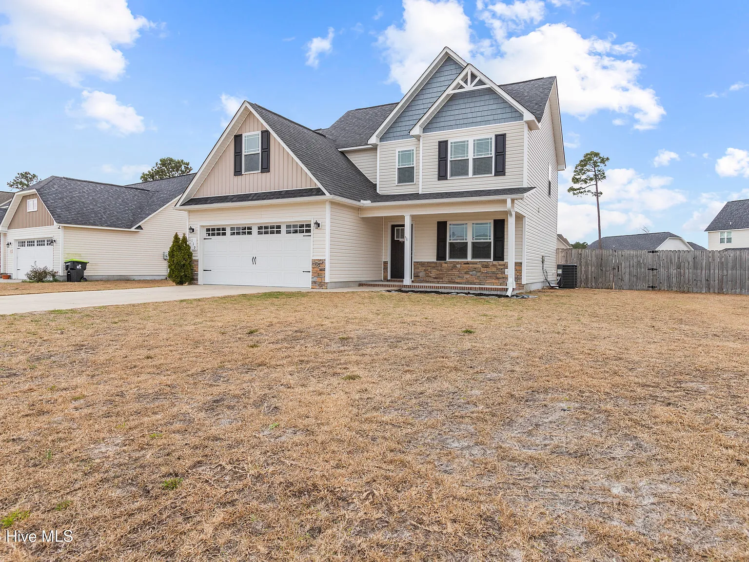 3 bed, 2.5 bath, $1,800 — Photo 2