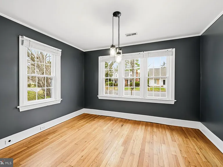 304 Elm Ave — Photo 6