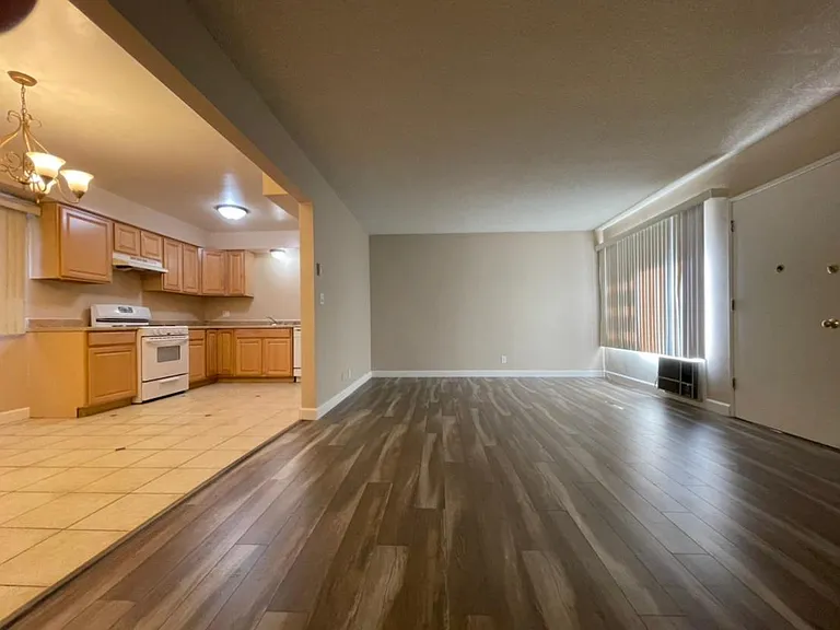 4425 Ocean View Blvd #8 — Photo 17