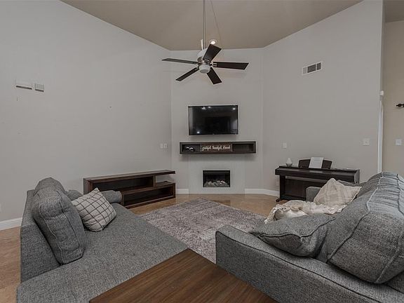 3rd image of 4113 Claymore Ln