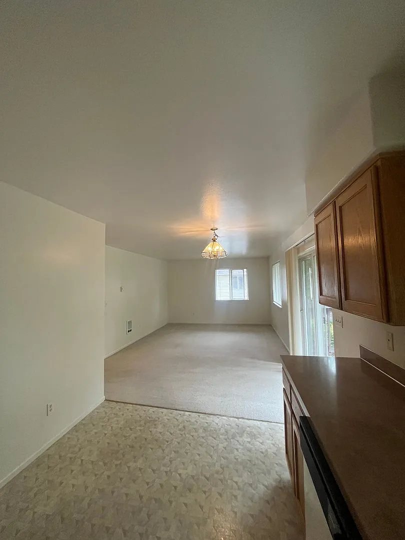 1683 Ono Ave. — Photo 4