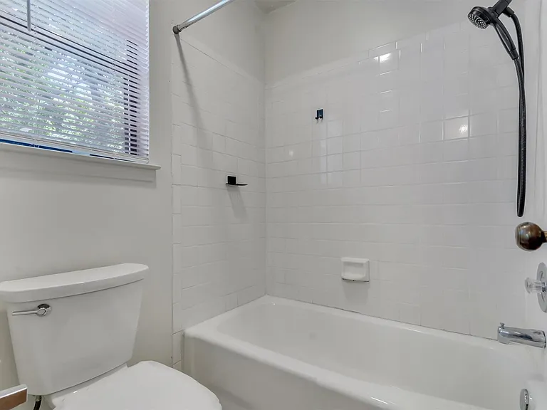 7802 Topawa Cv #B — Photo 18