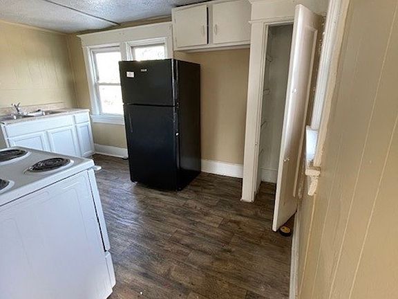 5th image of 1301 Walnut St APT C