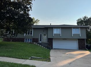 2220 S 164th Cir, Omaha, NE 68130
