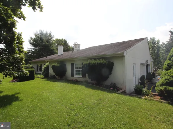 332 Homestead Dr, Harleysville, PA 19438