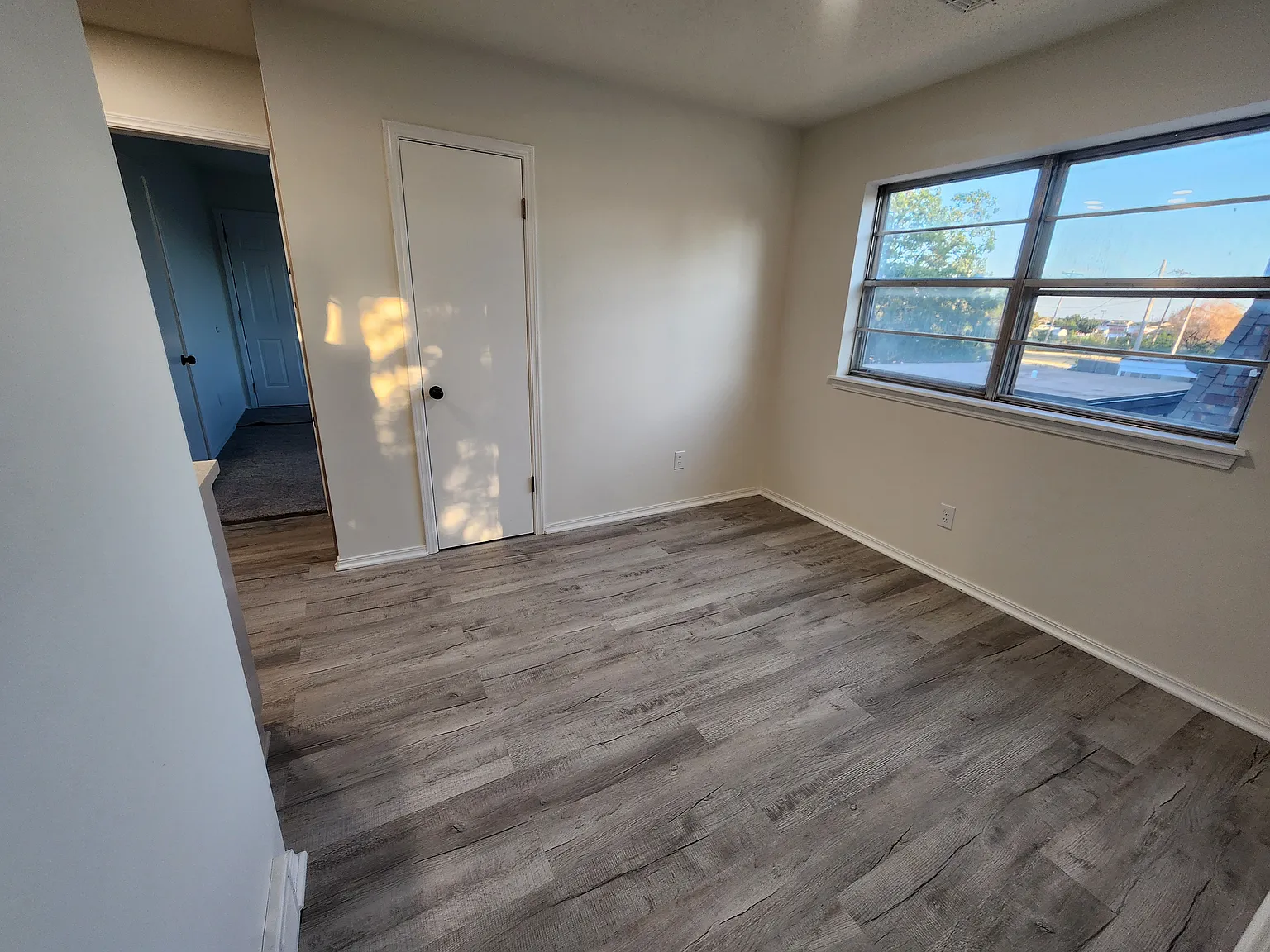 2608 Elwood Dr — Photo 4