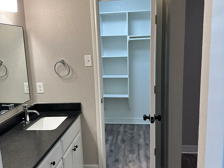 503 Shady Park Trl — Photo 8