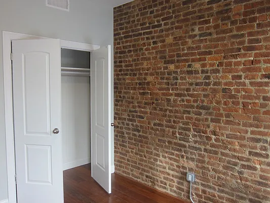 Rented by Realty 2000 Corp | media 46