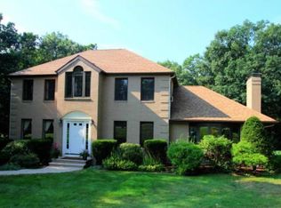 10 Pheasant Ln, Hampstead, NH 03841