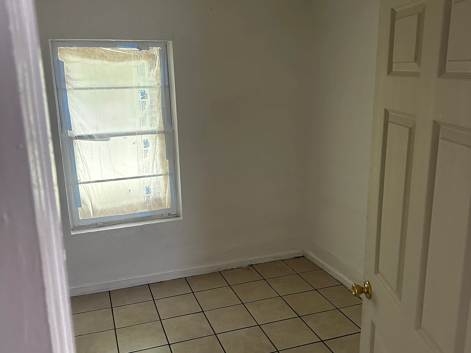 3 bed, 1000 sqft, $1,000 — Photo 3