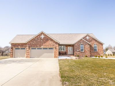 5 Pioneer Trl, Glen Carbon, IL, 62034
