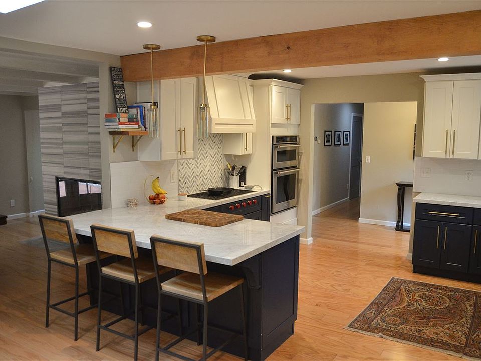 1st image of 10 Whitehall Dr