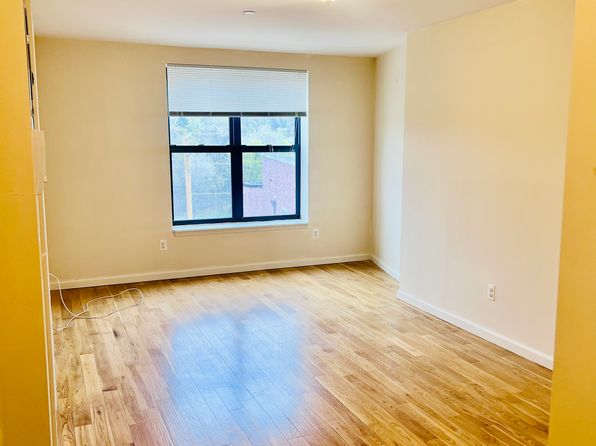 148 Main St #3E