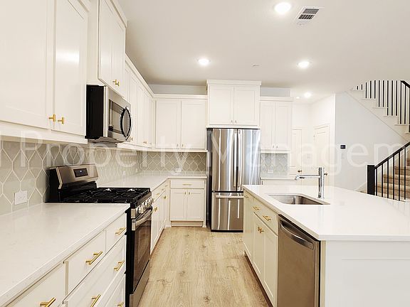 4th image of 9029 Scarp Hill Ln