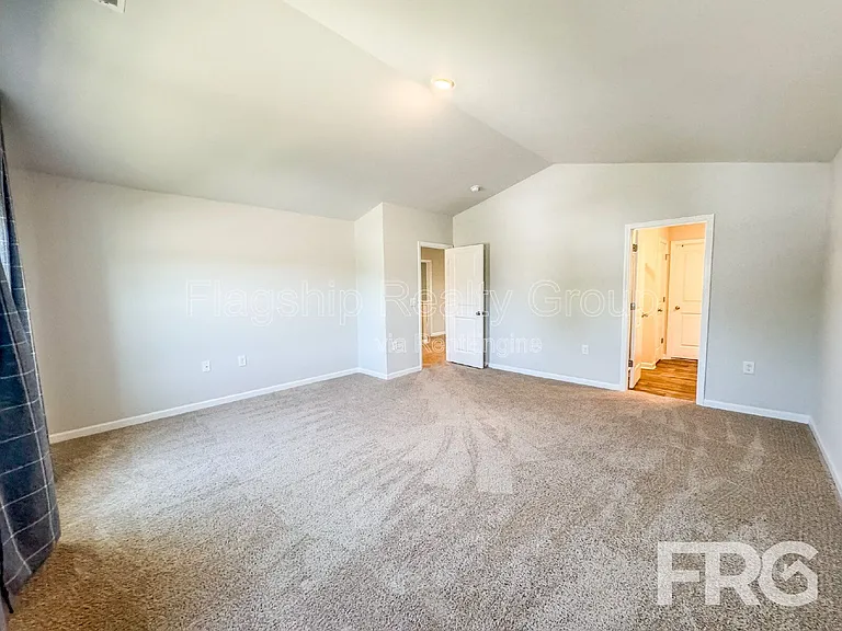 1313 Riverstone Dr — Photo 31