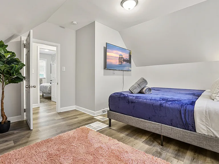 1304 Dean St — Photo 30