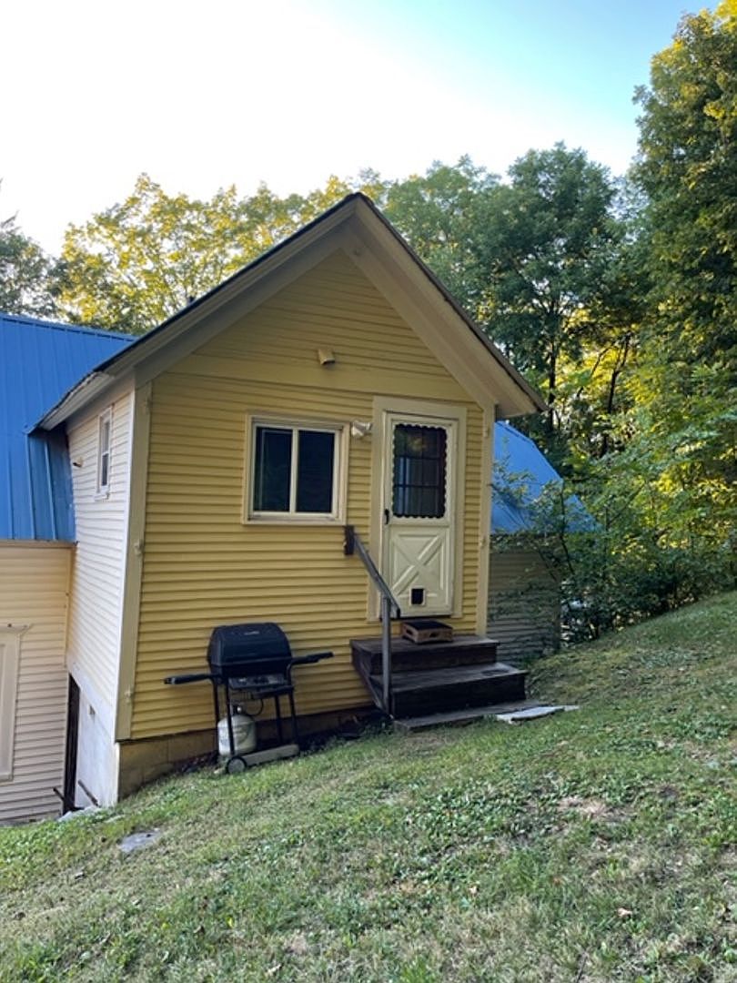 31 Orchard St UNIT 2, Springfield, VT 05156 Zillow