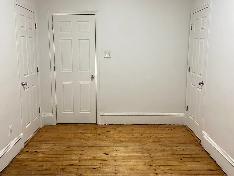 252 Windsor St #3A — Photo 14