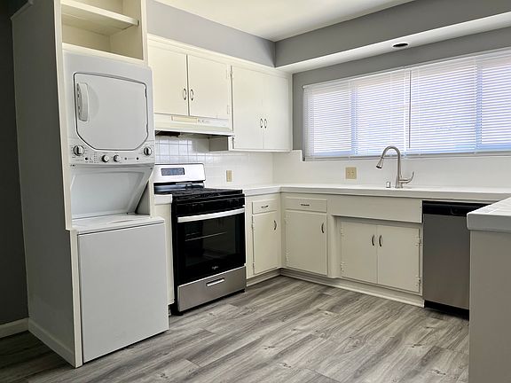 4th image of 2250 N Frederic St APT B