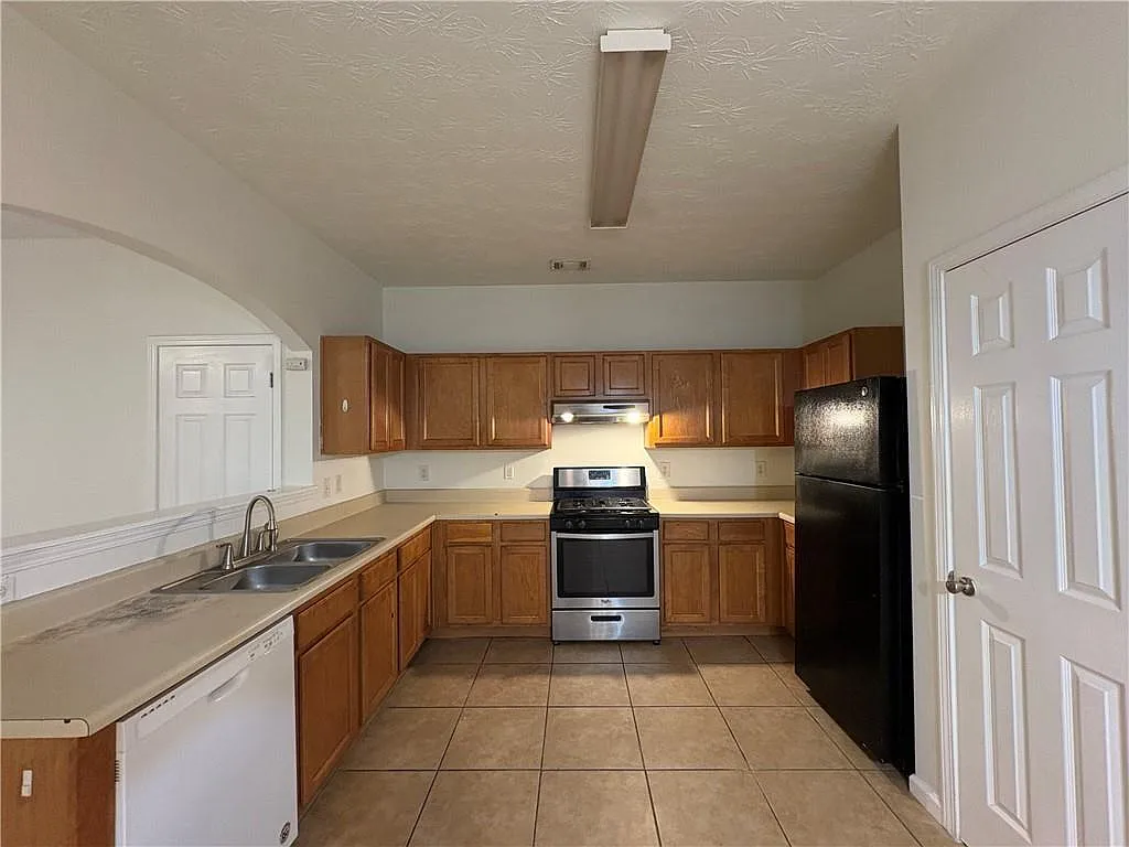 3 bed, 2.5 bath, 1698 sqft, $2,000 — Photo 4