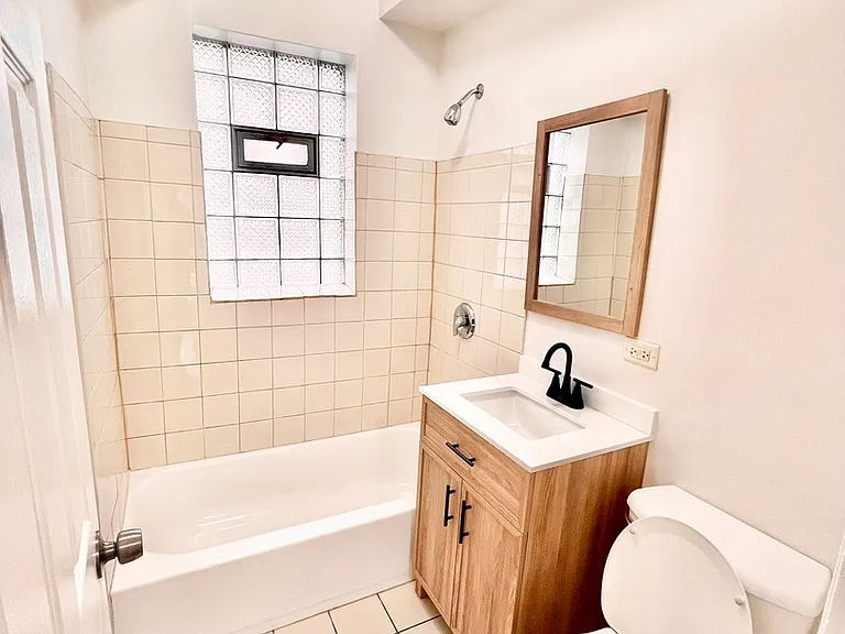 3918 W Augusta Blvd #1 — Photo 9