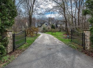 18525 May Ct, Chagrin Falls, OH 44023