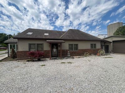 100 E 16th St, Vincennes, IN, 47591