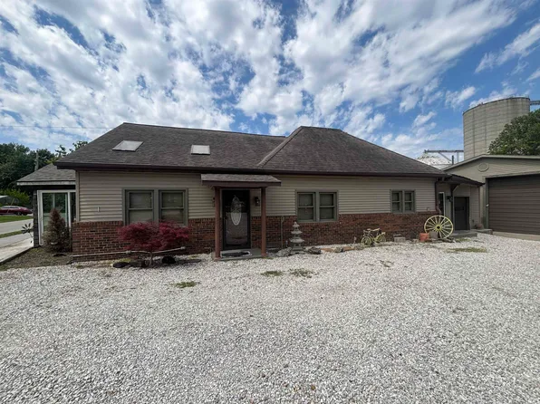 100 E 16th St, Vincennes, IN 47591
