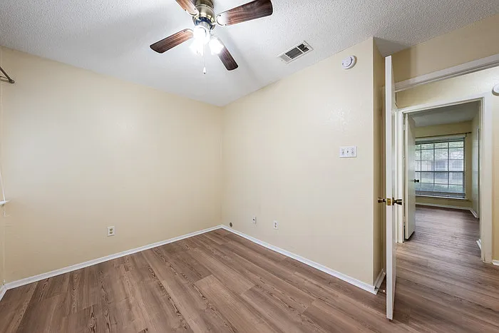 1015 E Yager Ln #41 — Photo 11