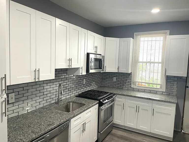 2422 Wharton St — Photo 6