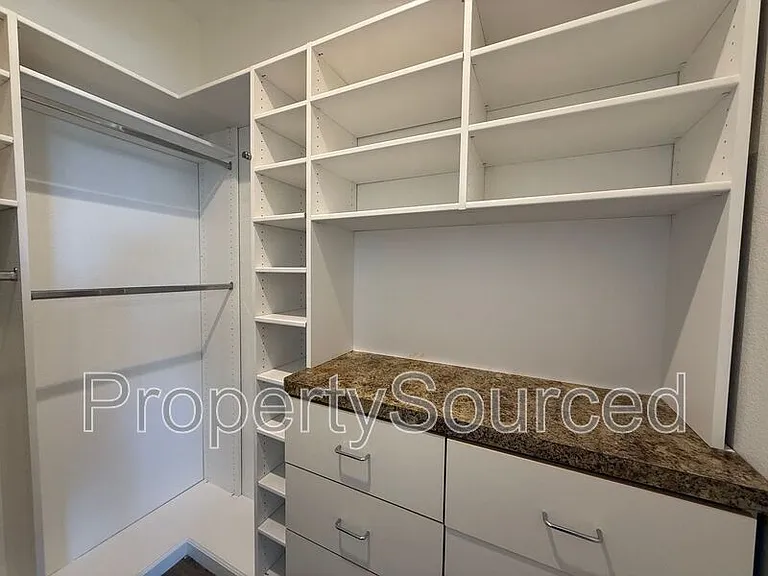 1633 Sparrowhawk St — Photo 53