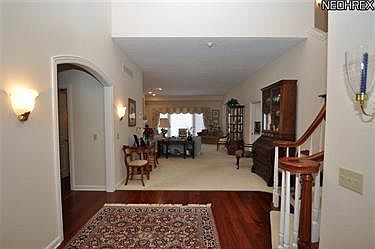 4th image of 17 Warwick Ln