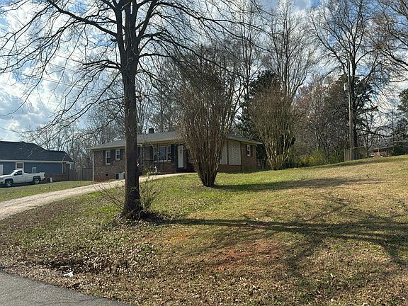 2nd image of 210 Doyle Dr