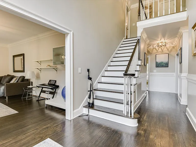 126 Dewberry Ln — Photo 5