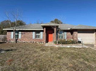 8826 Bluebell St, Milton, FL 32583