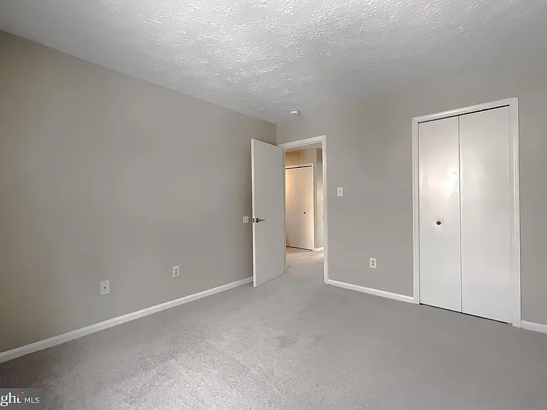 4232 Drake Ct — Photo 16