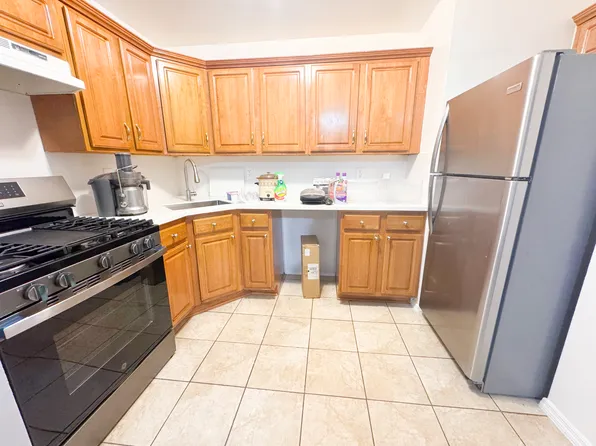 1411 Saint Mark's Avenue image 11 of 13