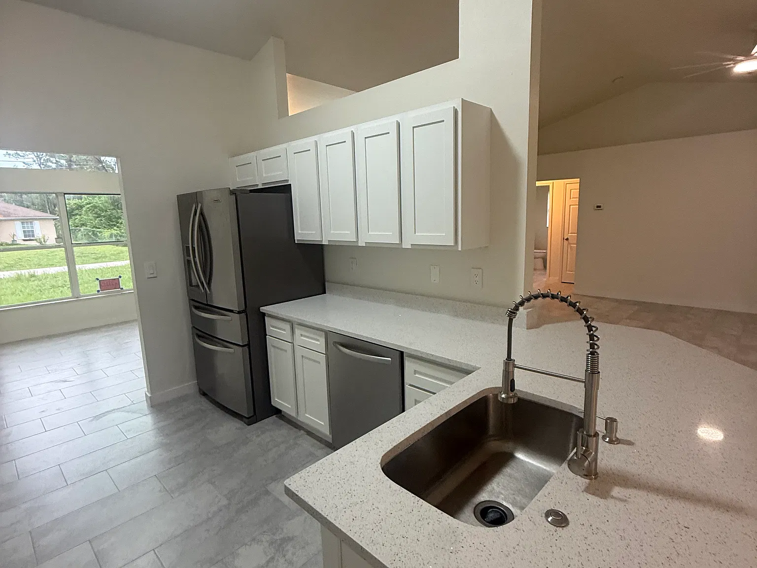 4 bed, 2143 sqft, $2,500 — Photo 2