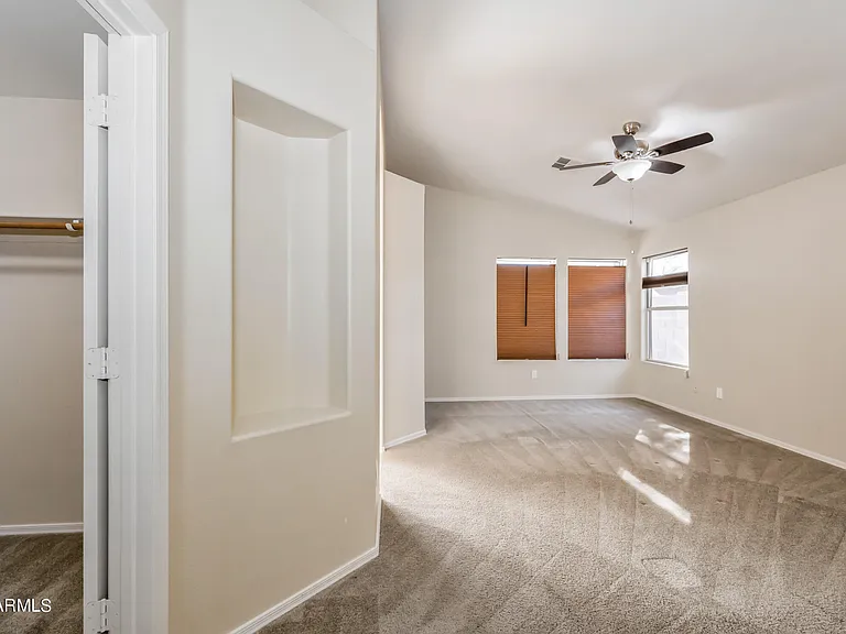 5203 W Buffalo St — Photo 14