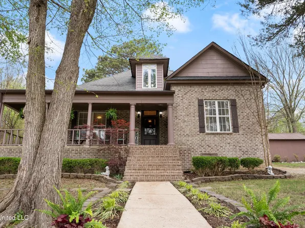 26 S Senter St, Byhalia, MS 38611