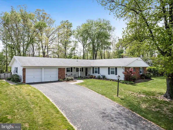 13107 Melville Ln, Fairfax, VA 22033