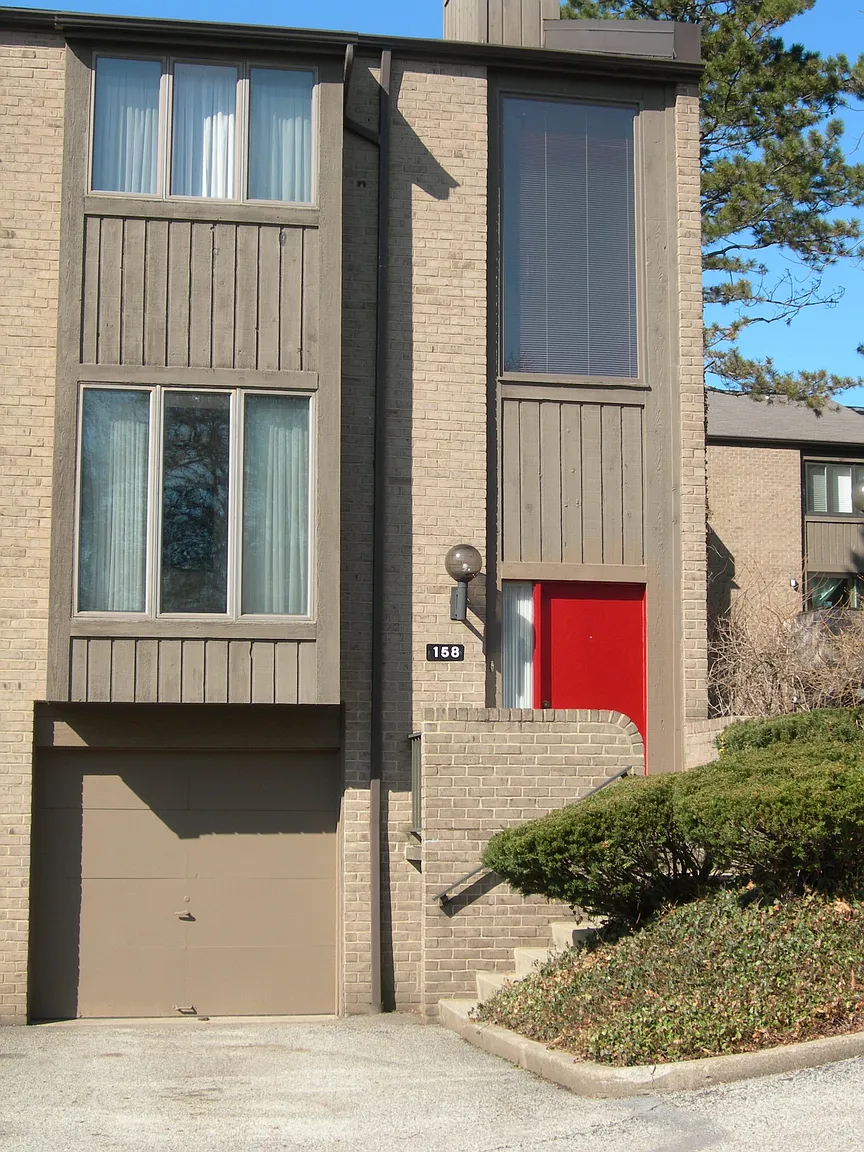 158 Linden Ct photo 1