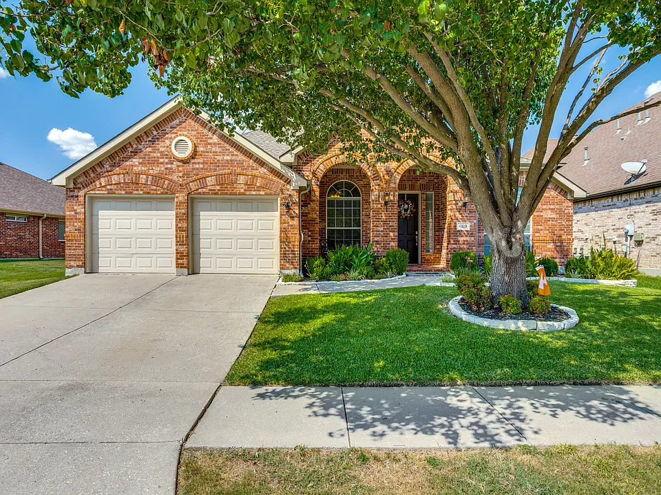6119 Laurel Crest Ln